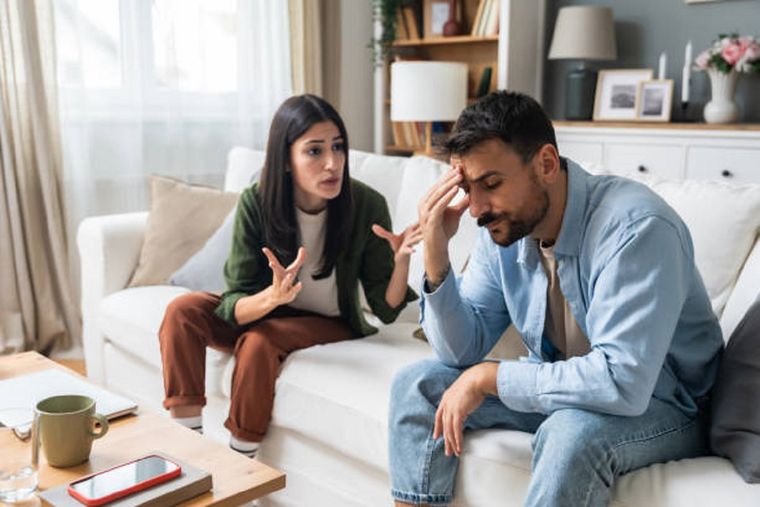 Qué significa guardar silencio en una discusión, según la psicología