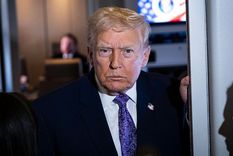 Trump defendió y dijo sentirse "muy bien" por su decisión de indultar al expresidente de Honduras.