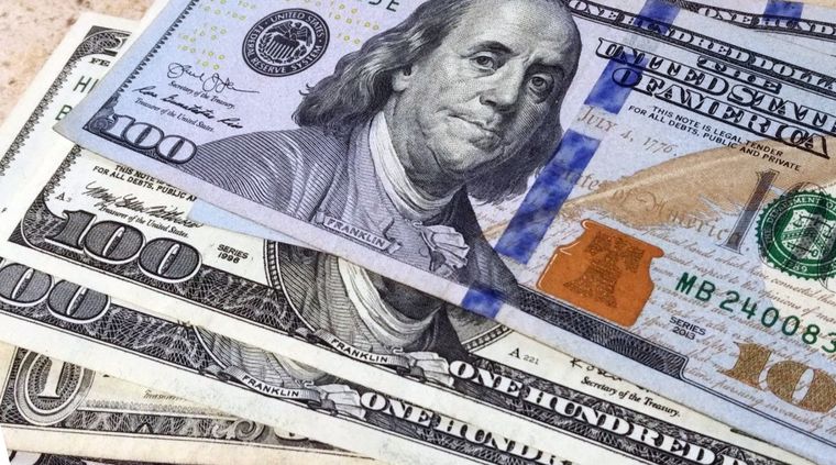 Banco Nación lidera con una tasa del 2,5% anual en dólares. Banco Nación lidera con una tasa del 2,5% anual en dólares.