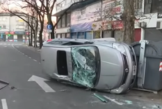 El accidente ocurrió en el barrio porteño de Villa Crespo, este domingo por la mañana. Así quedó el auto tras el choque de la camioneta. El accidente ocurrió en el barrio porteño de Villa Crespo, este domingo por la mañana. Así quedó el auto tras el choque de la camioneta.