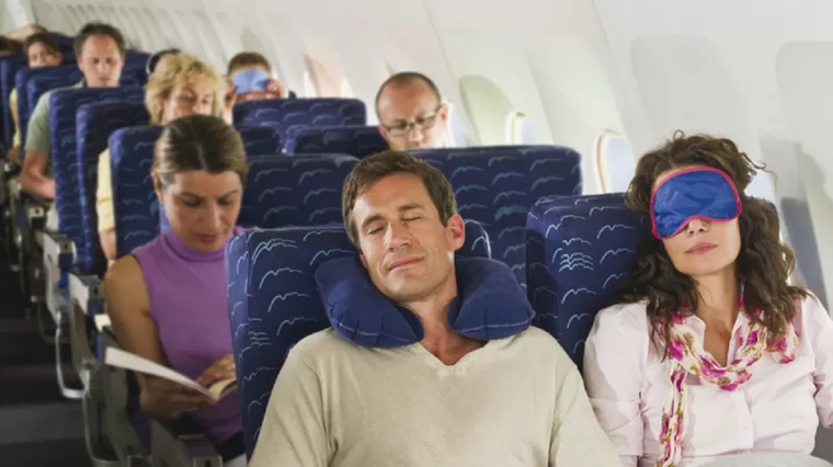 A algunas personas les resulta más fácil dormir en un avión que a otras. Foto: GETTY IMAGES