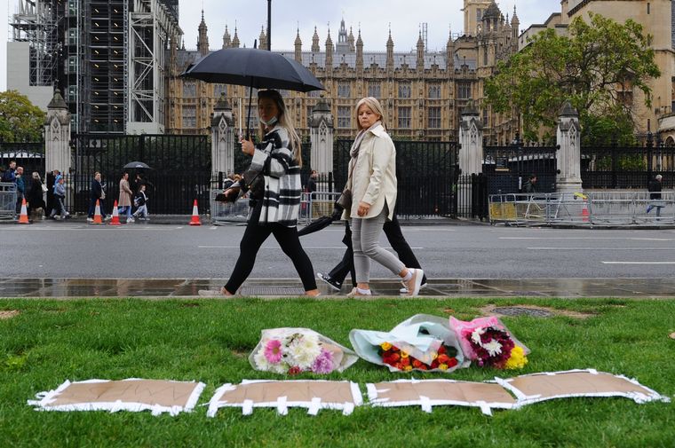 La conmoción generada en el Reino Unido por el reciente asesinato del diputado conservador David Amess.