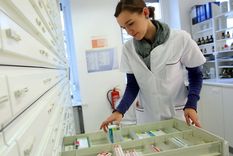 farmaceuticos locales negocian un aumento