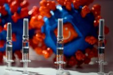 China prueba actualmente varias vacunas contra el coronavirus, pero no tiene un plan conocido para inmunizar a toda su población.