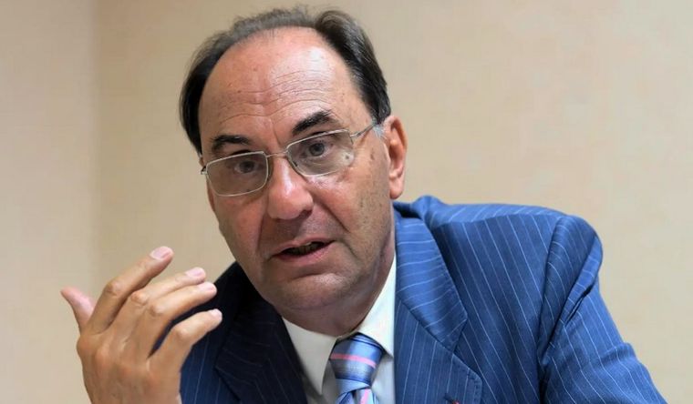 Vidal-Quadras fue atacado al salir de misa, en Madrid.
