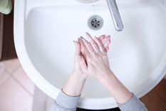 De a poco y sin darnos cuenta el baño se va convirtiendo en un lugar que acumula objetos usados e innecesarios. Foto: Pixabay - pixabay.com