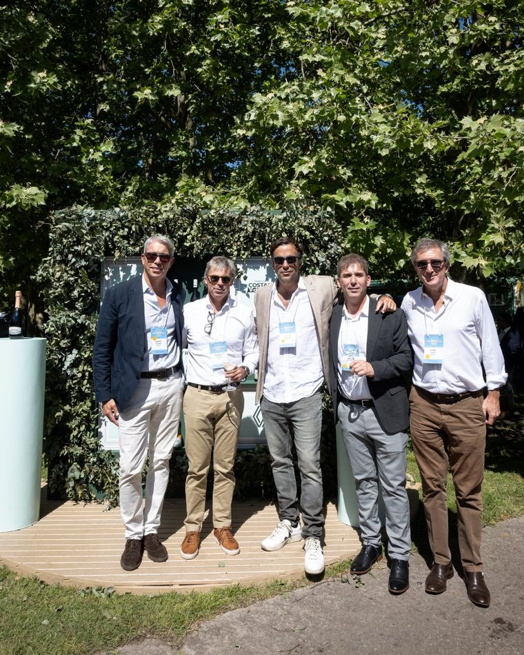 Dionisio Quesada, Carlos Mackinlay, Matias Rosales, Adrián Marcos y Diego Quirno. Dionisio Quesada, Carlos Mackinlay, Matias Rosales, Adrián Marcos y Diego Quirno.