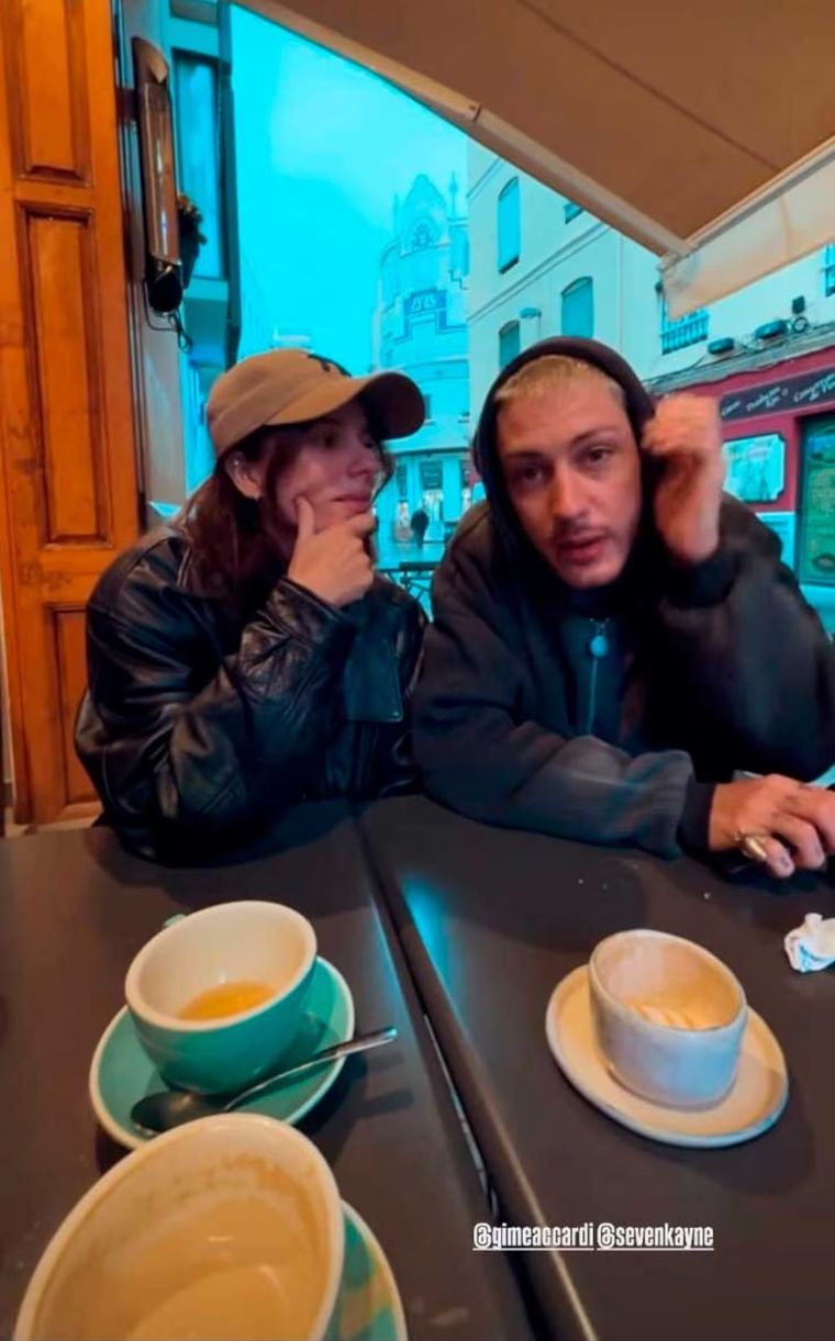 El romance habr&iacute;a comenzado en noviembre, durante el rodaje del proyecto que ella codirigi&oacute;.