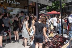 Cada vez más minoristas se vuelcan por las compras mayoristas de ropa en Avellaneda Foto: Alejandro Guyot