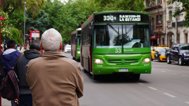 Por el momento no hay una fecha confirmada para abonar con las nuevas formas de pago Foto: Rodrigo DAngelo / MDZ