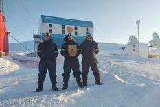 En mulas, lanchas, aviones y helicópteros: el amplio despliegue para hacer llegar las urnas a los lugares más recónditos del país Foto: Correo Argentino