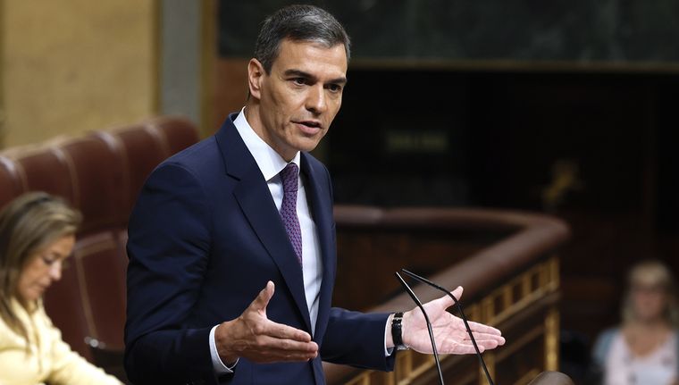 Pedro Sánchez volvió a cuestionar a Javier Milei en un discurso Foto: EFE