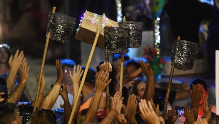 Los infaltables canastos para recoger los regalos de las reinas. Foto: Marcos Garcia/MDZ