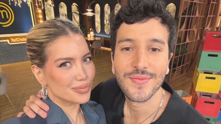 Sebastián Yatra, el cantante colombiano que visitó MasterChef y fue mandado al frente por Wanda. / @wanda_nara