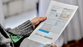 Los hogares deberán acreditar ingresos mensuales iguales o inferiores a tres Canastas Básicas Totales (CBT) Los hogares deberán acreditar ingresos mensuales iguales o inferiores a tres Canastas Básicas Totales (CBT)