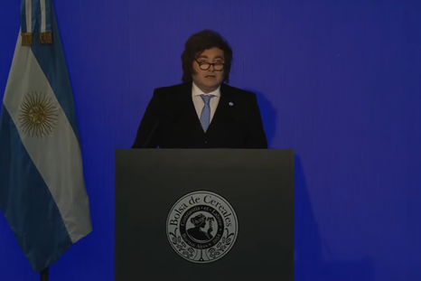 el presidente anuncio una baja de retenciones al campo en la bolsa de cereales el presidente anuncio una baja de retenciones al campo en la bolsa de cereales