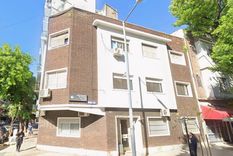 El personal de Bomberos de la Ciudad se encontró con un escenario complejo: la vivienda contenía una importante cantidad de basura y trastos acumulados.