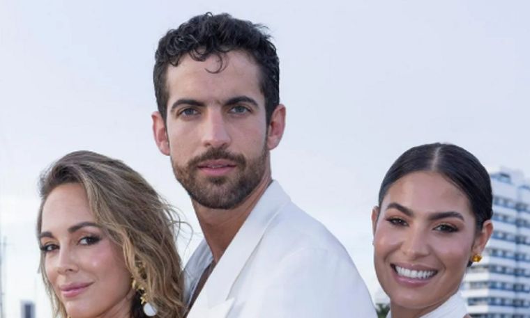 Rating Escupiré sobre sus tumbas