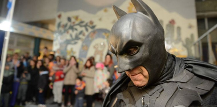 El Batman solidario de La Plata fue asaltado por morochorros