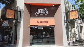 La panadería Jebbs fue blanco de un asalto a mano armada. La panadería Jebbs fue blanco de un asalto a mano armada.