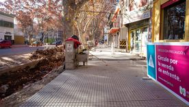 Las obras en la avenida Godoy Cruz obligan a modificar recorridos y establecer nuevas paradas de colectivos. Las obras en la avenida Godoy Cruz obligan a modificar recorridos y establecer nuevas paradas de colectivos.