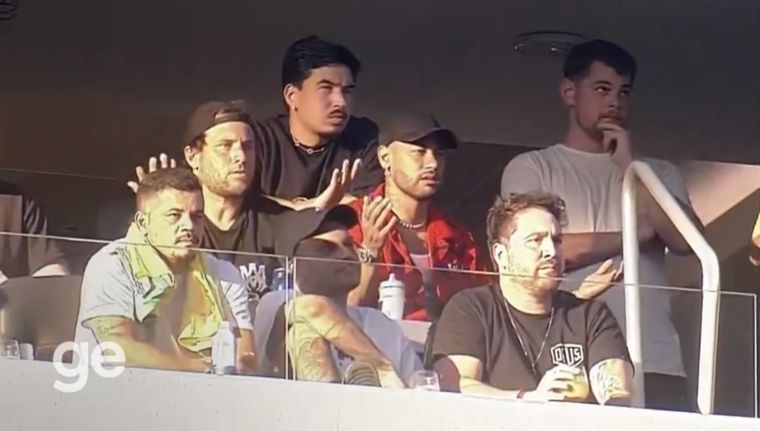 La reacción de Neymar al cambio de Vinicius Jr. Foto: Captura Ge