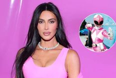 Kim Kardashian se lookeó al estilo de la Power Ranger rosa, Kimberly.