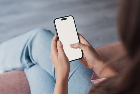 Una mujer en La Rioja tendrá que pagarle 30 millones de pesos a su expareja por difamarlo en redes sociales. Una mujer en La Rioja tendrá que pagarle 30 millones de pesos a su expareja por difamarlo en redes sociales.