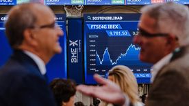 Las acciones de empresas argentinas se disparan más de 11% en la Bolsa de Valores de Nueva York, en una jornada muy positiva para los activos argentinos y baja del riesgo país, que quebró la línea de los 500 puntos básicos. Las acciones de empresas argentinas se disparan más de 11% en la Bolsa de Valores de Nueva York, en una jornada muy positiva para los activos argentinos y baja del riesgo país, que quebró la línea de los 500 puntos básicos.