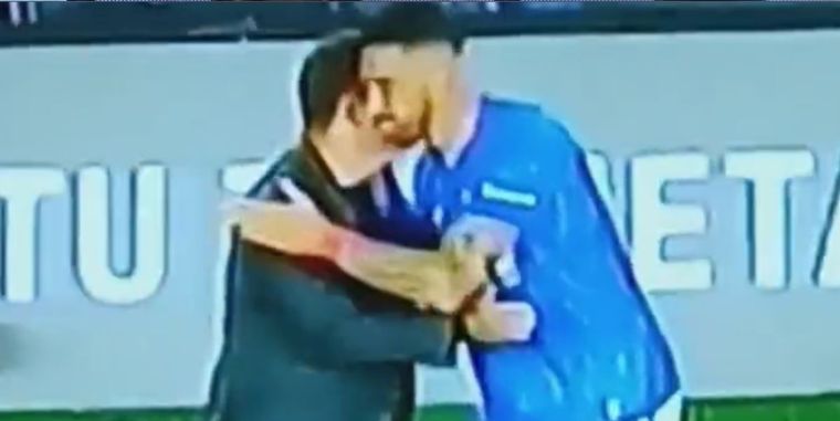 Ávalos le volvió a convertir a River y Gallardo lo felicitó.