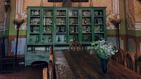 El almacenamiento antiguo que aporta estilo, funcionalidad y carácter a cualquier ambiente. Créditos: Pexels.