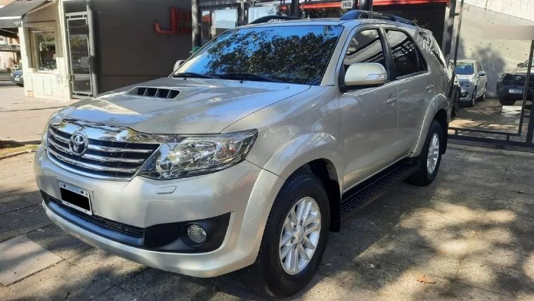 Toyota SW4 El SUV derivado de Hilux se encuentra en óptimo estado.