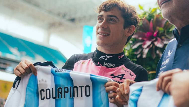 Mientras la Selección argentina vencía a Jordania y cerraba la fase de grupos con puntaje ideal, Franco Colapinto dormía por una razón de peso.