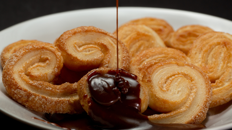 En España, las palmeras suelen encontrarse en distintos tamaños, desde pequeñas hasta gigantes. En España, las palmeras suelen encontrarse en distintos tamaños, desde pequeñas hasta gigantes.