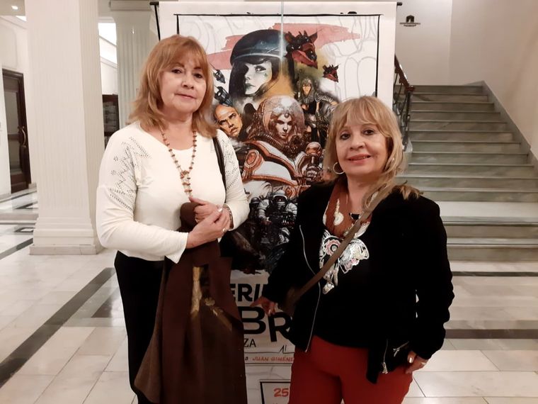 Rosa Amarfil junto a Marta Funes. Rosa Amarfil junto a Marta Funes.