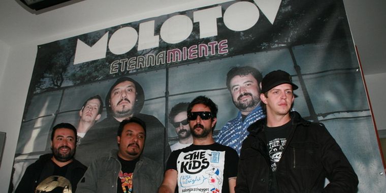 Molotov cerrará el festival el día domingo junto a Cazzu. Molotov cerrará el festival el día domingo junto a Cazzu.