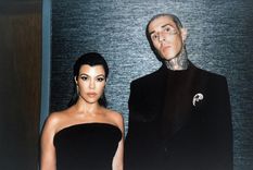 El anuncio de embarazo de Kourtney Kardashian fue un montaje falso Travis Barker y Kourtney Kardashian se casaron el año pasado y hace unos días atrás anunciaron al mundo que esperan a su primer hijo juntos. Foto: Instagram