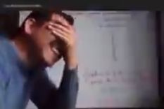 La reacción del profesor cuando vio la manera en que su alumno tomaba la clase virtual