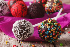 Color y diversión: receta de cake pops ideal para el verano.