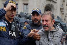 Karina Andrade, la jueza que ordenó la liberación de los manifestantes detenidos durante los incidentes en el Congreso, explicó los motivos de su decisión. Foto: EFE