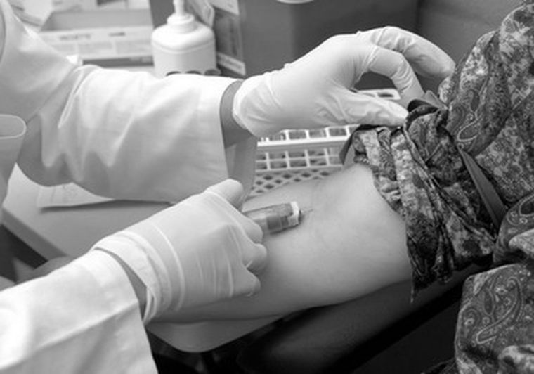 Los análisis a favor de un laboratorio privado se habrían practicado en este hospital.