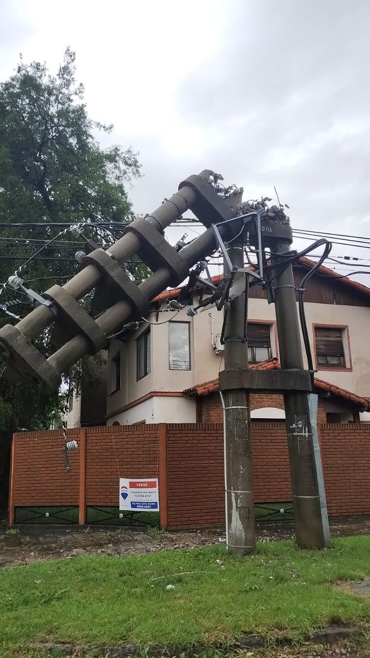 Miles de usuarios se quedaron sin luz por los destrozos