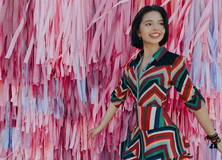 Ángela Aguilar sabe cómo cautivar a su público con prendas tradicionales mexicanas. Foto: Instagram @angela_aguilar