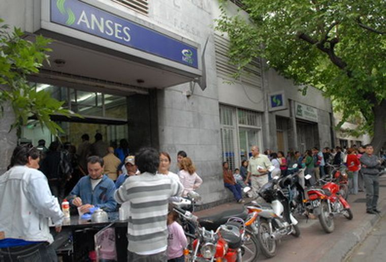 Toda la asistencia social se centraliza ahora en Anses. Foto: Pachy Reynoso / MDZ`