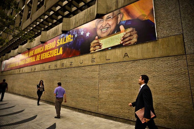 Hugo Chávez ordenó que el oro venezolano volviera al país, pero 31 toneladas siguieron en Londres.