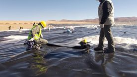 Trabajadores en Sales de Jujuy, en el proyecto de litio Cauchari-Olaroz. Foto: EFE Trabajadores en Sales de Jujuy, en el proyecto de litio Cauchari-Olaroz. Foto: EFE