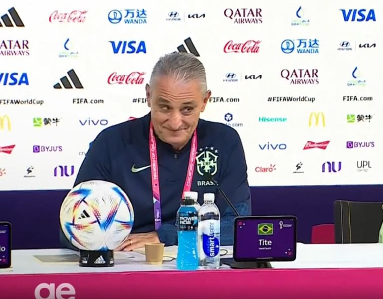 La cara de Tité cuando fue consultado sobre Neymar. Foto: Captura