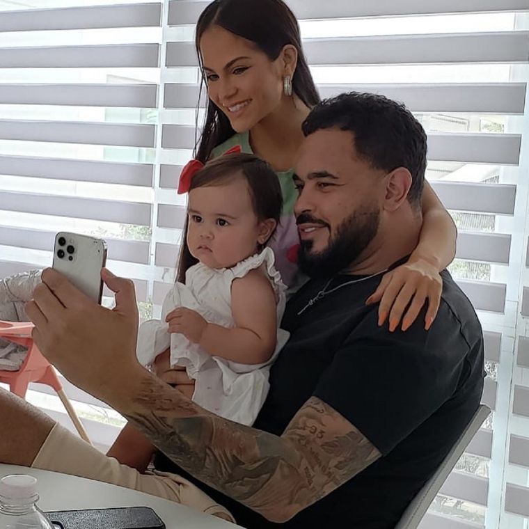 Natti Natasha junto a su familia Foto: Instagram