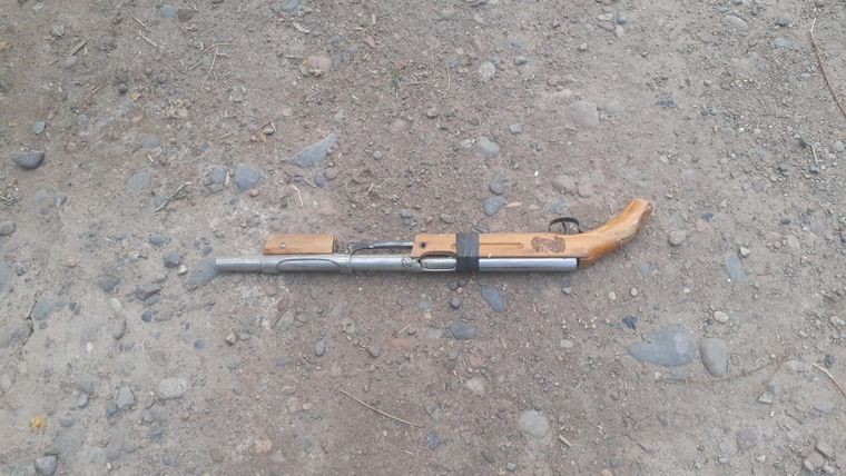 La escopeta tumbera que portaba el detenido en Guaymallén.