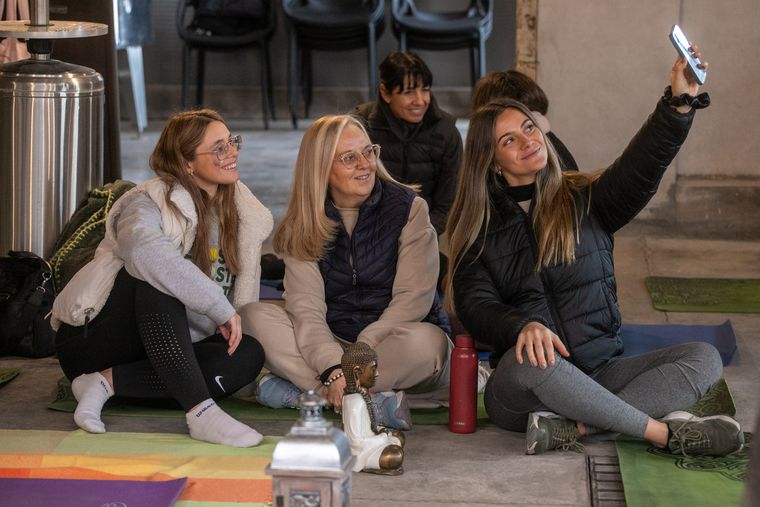 Sofía Montepeloso, Iris Navarro y Marianella Navarro. Sofía Montepeloso, Iris Navarro y Marianella Navarro.